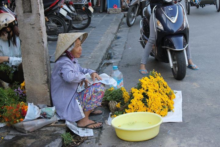 Hotspot Matrix: Biến 5 kiểu áo blouse dễ “dừ” hơn thành cơ hội marketing đột phá