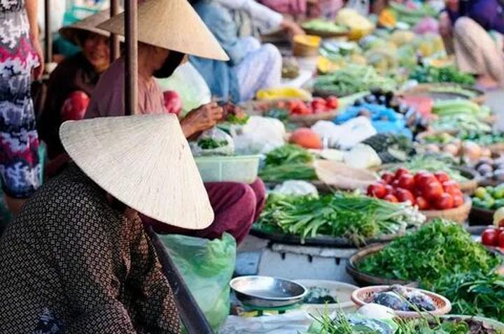 Hotspot Matrix: Biến Mẹ Cua Cốm khen vải trứng Phù thành cơ hội marketing đột phá